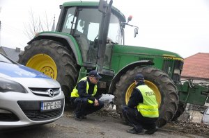Policjanci odzyskali ciągnik o wartości 100 tys. złotych #6