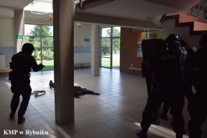 Strzelanina w szkole - ćwiczenia służb #9