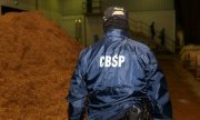 Policjanci CBŚP zlikwidowali dwie dotychczas największe w Polsce pod względem produkcyjnym nielegalnie działające fabryki papierosów