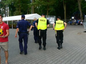 Policjanci spotkali się z pielgrzymami i uczestnikami Światowych Dni Młodzieży