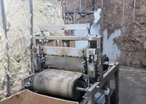 maszyna w zlikwidowanej nielegalnej fabryce tytoniu