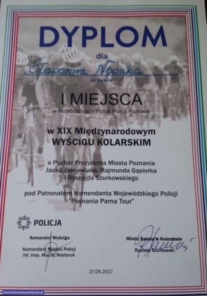 Dyplom dla chojnowskiego policjanta
