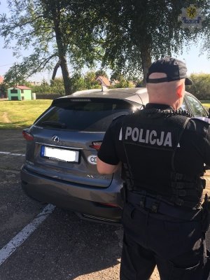 Policjanci odzyskali lexusa wartego 240 tysięcy złotych