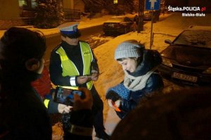 policjanci z wydziału ruchu drogowego bielskiej komendy, przedstawiciele Fundacji na Rzecz Bezpieczeństwa Ruchu Drogowego oraz dziennikarze Radia Bielsko i portalu Bielskie Drogi rozpoczęli drugą kampanię pod hasłem „Widoczni – bezpieczni”