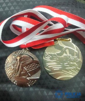 Wałbrzyska policjantka mistrzem i wicemistrzem Polski w pływaniu - medale