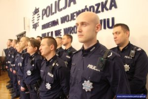 Dziś na terenie Wrocławia ruszają pierwsze patrole wyposażone w kamery na mundurach