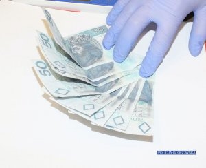 zabezpieczone fałszywe banknoty