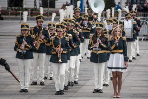 orkiestra PSP podczas święta strażaka na pl. Piłsudskiego w Warszawie