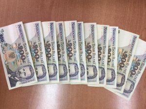 polskie banknoty o nominale 200 zł przed denominacją