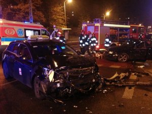 Śmiertelny wypadek na ul. Paderewskiego w Łodzi - rozbity samochód