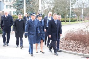 Prezydent Andrzej Duda wraz z Komendantem Głównym Policji i nowym Rektorem WSPol podczas spaceru