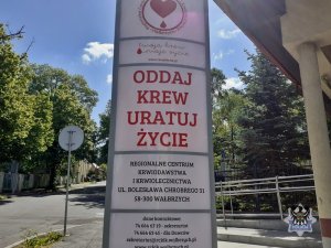 szyld regionalnego centrum krwiodawstwa w Wałbrzychu