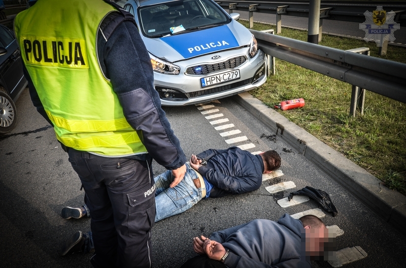 Policyjny pościg zakończony zatrzymaniami Policja pl Portal