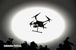 Policyjny dron powietrzny.