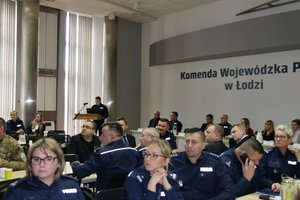 Głos zabiera zastępca Komendanta Wojewódzkiego Policji w Łodzi do spraw kryminalnych.