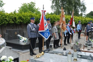 Uroczysta zbiórka z okazji poświęcenia nagrobka tragicznie zmarłego policjanta Policji Państwowej post. Jana Stachelskiego
