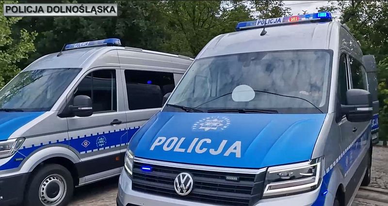 Nowe specjalistyczne radiowozy dla dolnośląskich policjantów ruchu