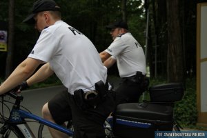 Policjanci na rowerach elektrycznych