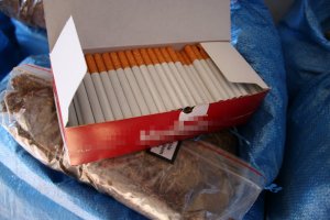 Nielegalne papierosy zabezpieczone przez policjantów
