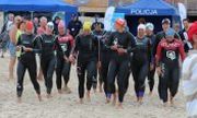 Start Kobiecej Pływackiej Morskiej Sztafety Policyjnej