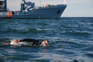 Kobieca Pływacka Morska Sztafeta Policyjna