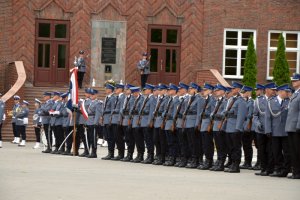 Kompania honorowa wraz z pocztem sztandarowym Szkoły Policji w Słupsku
