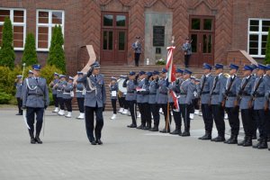 Komendant Główny Policji nadinsp. Krzysztof Gajewski dokonuje przeglądu pododdziałów