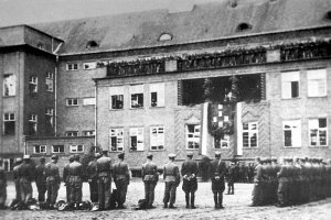 Rok 1945 - otwarcie jednego z pierwszych kursów w Centrum wyszkolenia Milicji Obywatelskiej