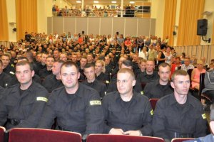 Zakończenie szkolenia zawodowego podstawowego w auli Szkoły Policji w Słupsku