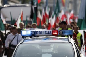 Policjanci zabezpieczają obchody rocznicy Powstania Warszawskiego