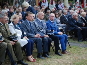 Uroczystość upamiętniająca ofiary egzekucji przeprowadzanych podczas II wojny światowej, w Puszczy Kampinoskiej