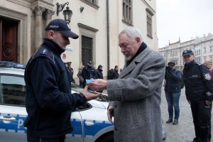 Prezydent Miasta Krakowa przekazał krakowskiej policji 23 nowe samochody #8