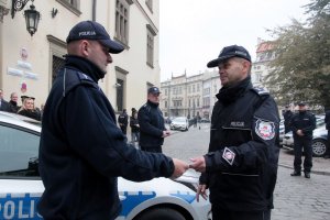 Prezydent Miasta Krakowa przekazał krakowskiej policji 23 nowe samochody #9