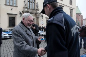 Prezydent Miasta Krakowa przekazał krakowskiej policji 23 nowe samochody #12