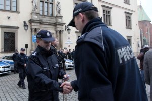Prezydent Miasta Krakowa przekazał krakowskiej policji 23 nowe samochody #14