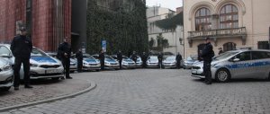 Prezydent Miasta Krakowa przekazał krakowskiej policji 23 nowe samochody #17
