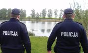 Policjanci nad wodą