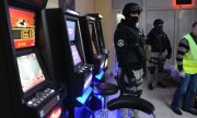 Zabezpieczone automaty do gier i narkotyki