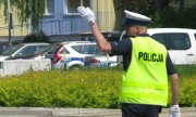 Policjant kierujący ruchem - zdjęcie poglądowe