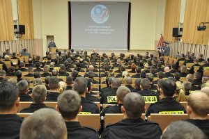 Ćwierć tysiąca nowo przyjętych do słuzby policjantów rozpoczyna szkolenie zawodowe podstawowe w słupskiej Szkole Polcji. #3