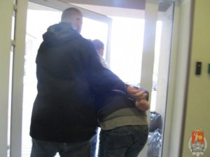 Sprawcy rozboju na pracownicy salonu gier w rękach Policji #2