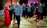 Poloneza tańczy Komendant Główny Policji z małżonką