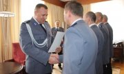 Komendant Wojewódzki Policji nagradza wyróżnionych policjantów