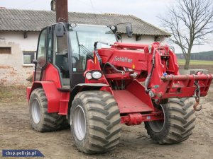 Sprzedawali kradzione traktory rolnikom – zorganizowana grupa rozbita przez CBŚP