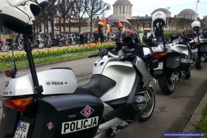 zparkowane motocykle policyjne