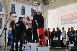 Policjant na podium III Ultramaratonu Podkarpackiego #4