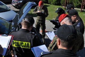 Zajęcia praktyczne na terenie słupskiej Szkoły Policji z zakresu obsługi zdarzeń drogowych.