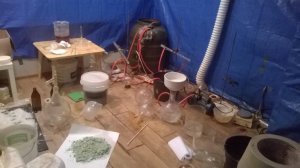 Duże nielegalne laboratorium dopalaczy i narkotyków zlikwidowane #1