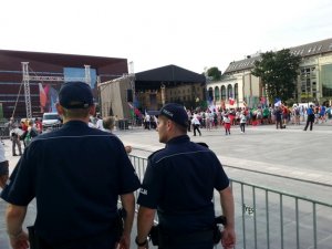Dolnośląscy policjanci czuwają nad bezpieczeństwem pielgrzymów w ramach ŚDM