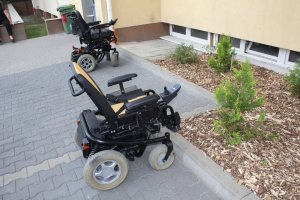 Policjanci odzyskali dwa wózki inwalidzkie i zatrzymali sprawców ich kradzieży